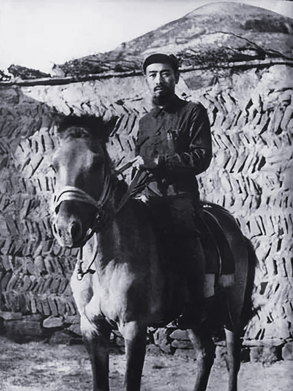 長(zhǎng)征到達(dá)陜北時(shí)的周恩來(lái)