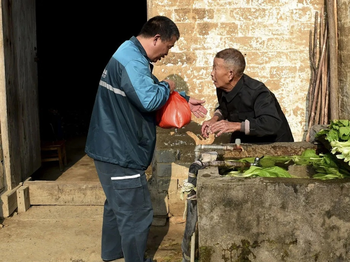 山區(qū)郵遞員